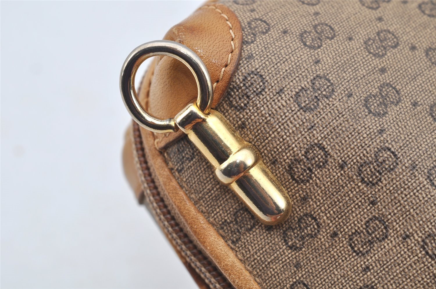 Authentic GUCCI Micro GG PVC Leather Shoulder Cross Body Bag Brown Junk 2782I