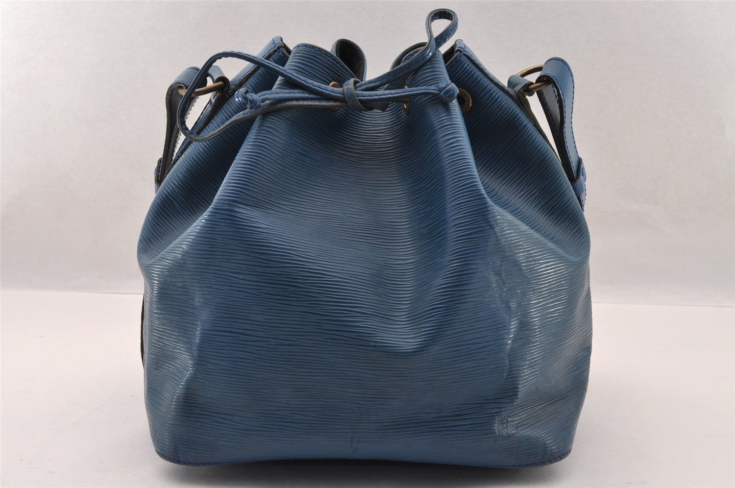 Authentic Louis Vuitton Epi Petit Noe Shoulder Drawstring Bag M44105 Blue 2796I
