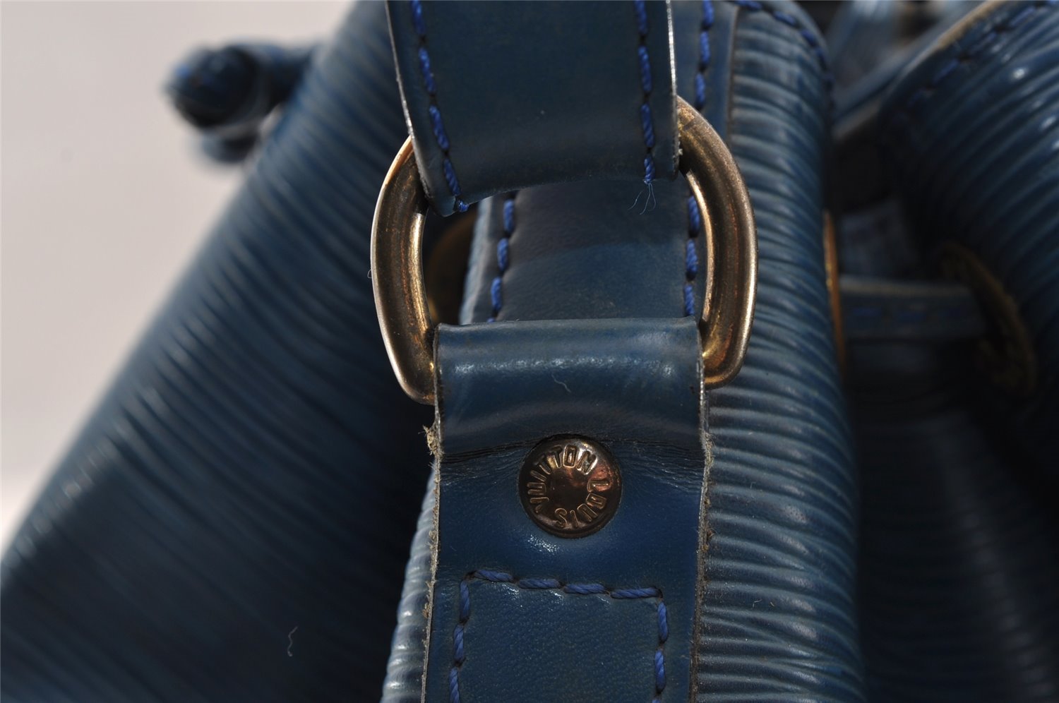 Authentic Louis Vuitton Epi Petit Noe Shoulder Drawstring Bag M44105 Blue 2796I