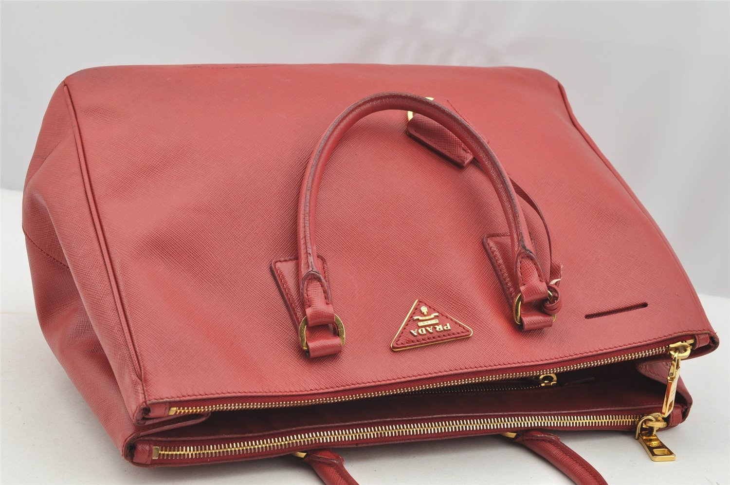 Authentic PRADA Saffiano Leather Nappa Vintage Tote Hand Bag Red 2807I