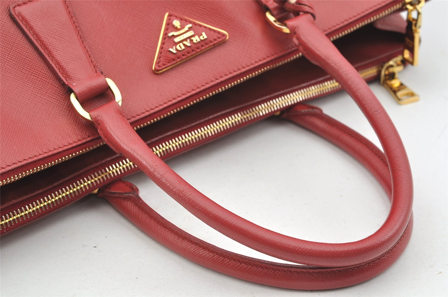 Authentic PRADA Saffiano Leather Nappa Vintage Tote Hand Bag Red 2807I