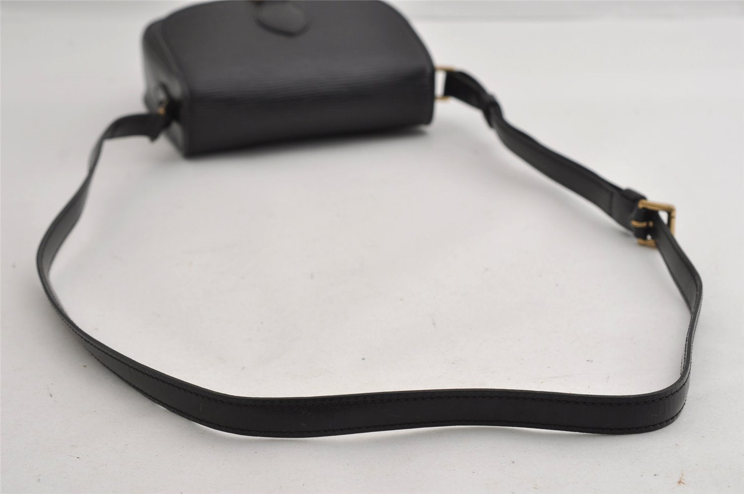 Authentic Louis Vuitton Epi Saint Cloud PM Shoulder Bag Black M52212 LV 2817I