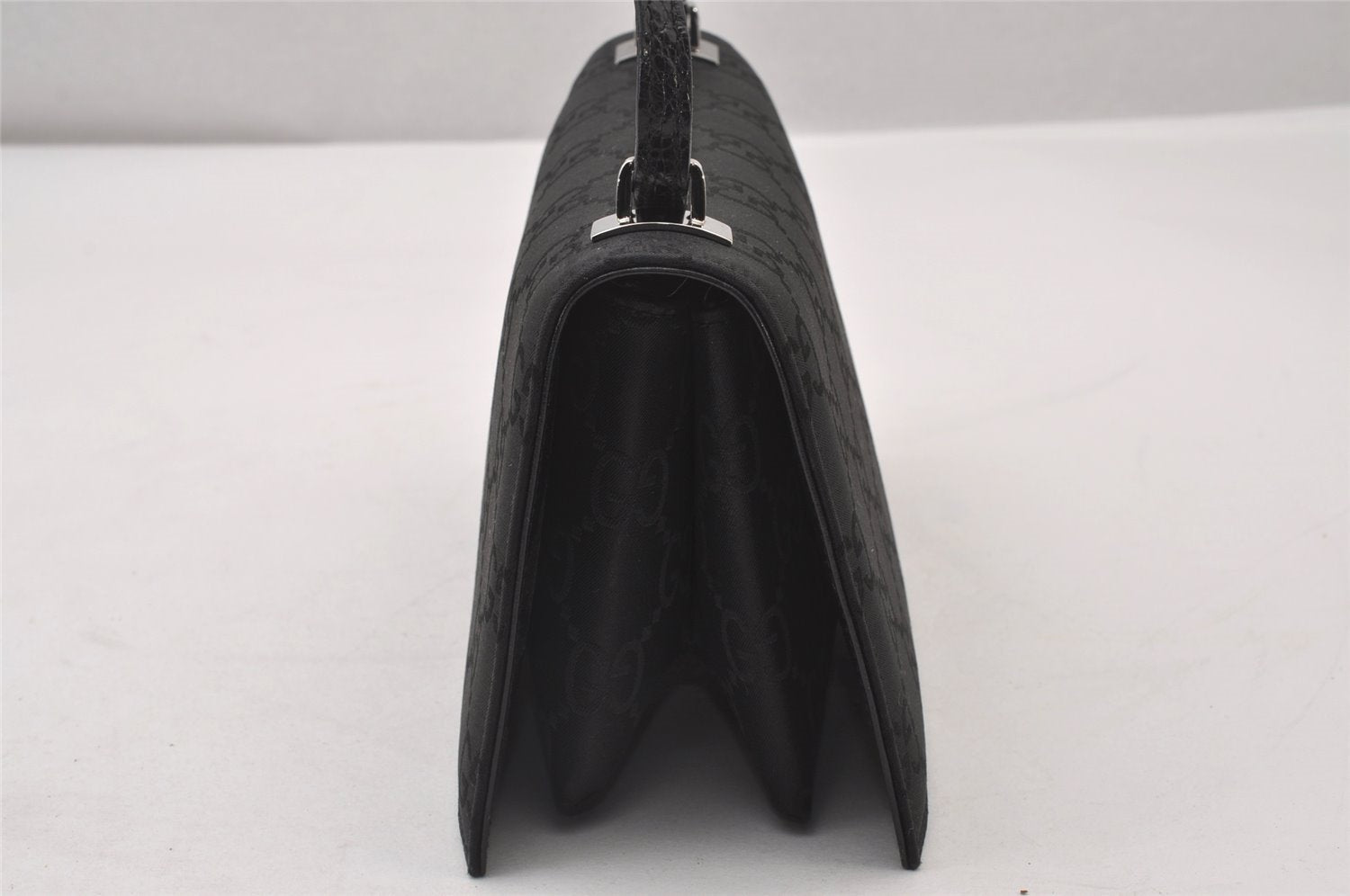 Authentic GUCCI Vintage Shoulder Hand Bag Purse GG Nylon Leather Black 2847I