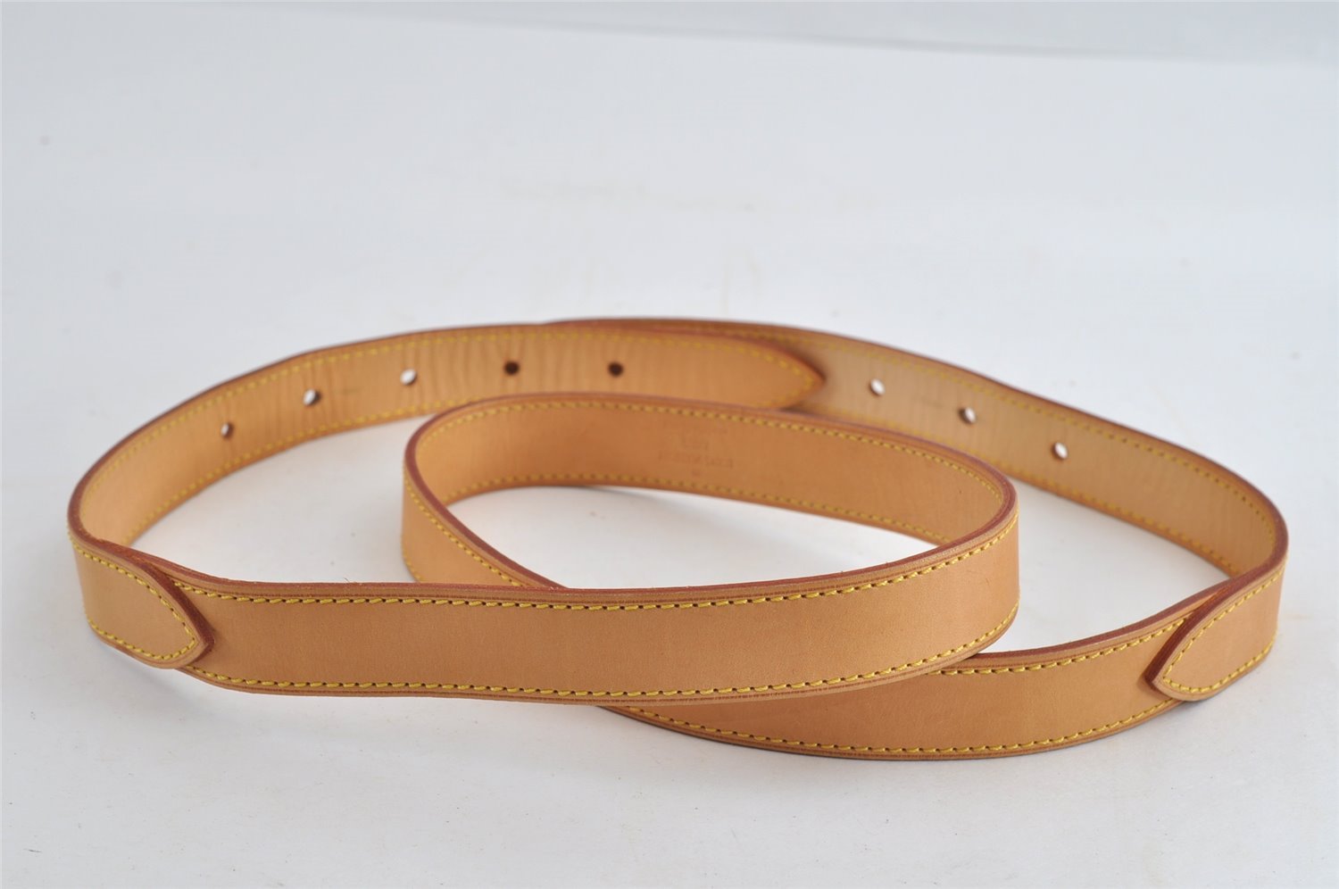 Authentic Louis Vuitton Leather Shoulder Strap Beige 49.6