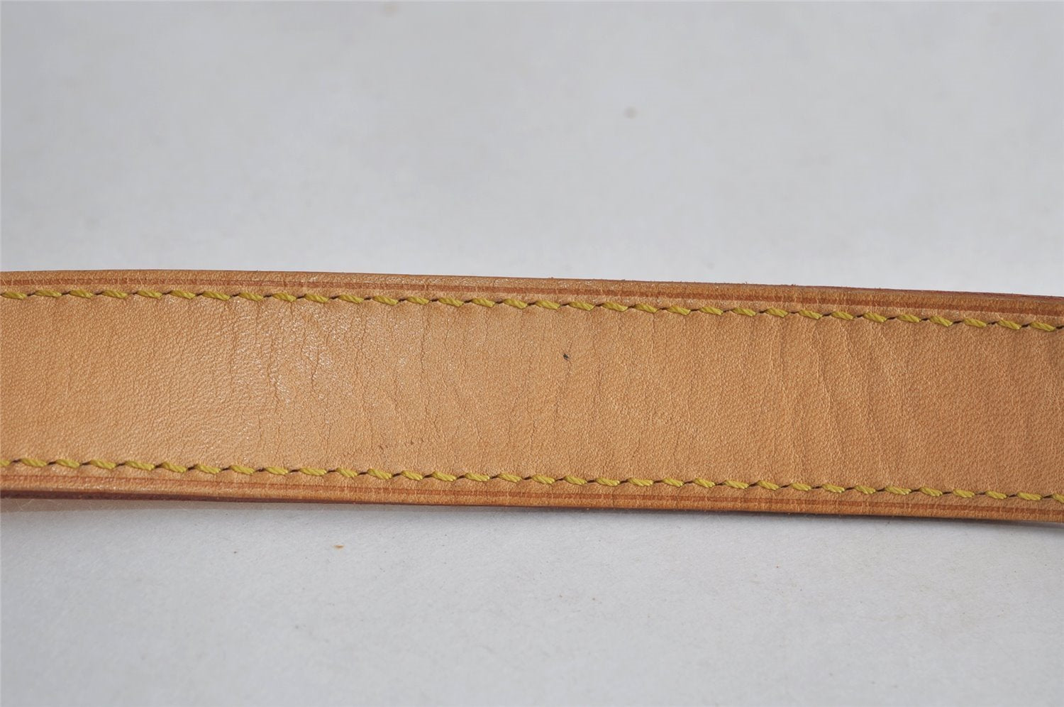 Authentic Louis Vuitton Leather Shoulder Strap Beige 49.6