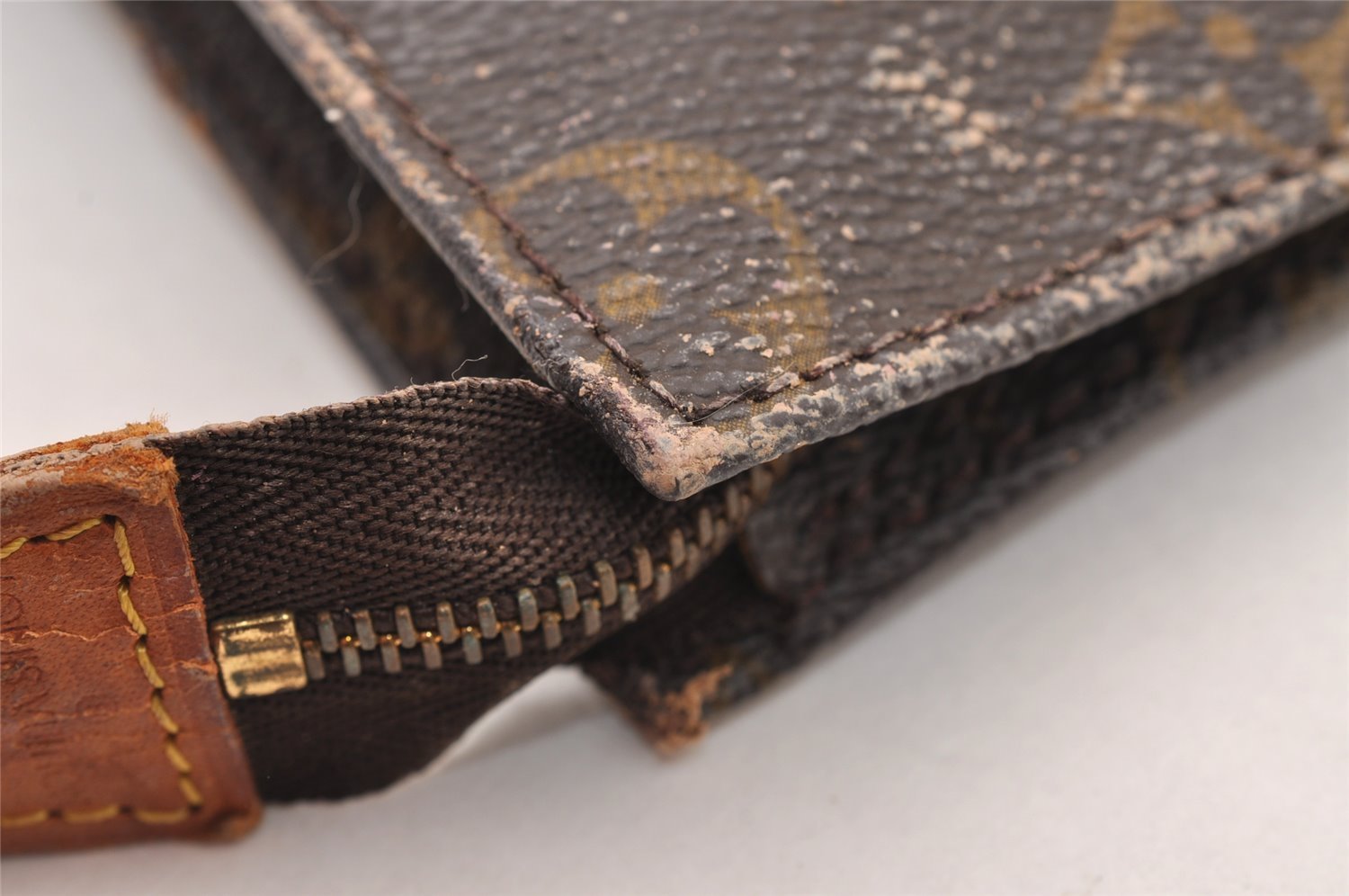 Authentic Louis Vuitton Monogram Pouch For Bucket PM LV Junk 2851I