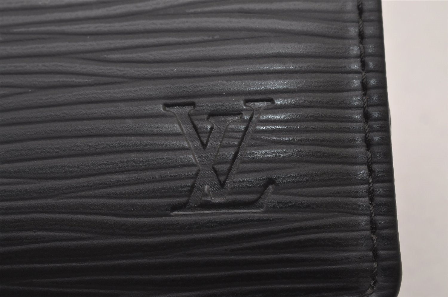 Authentic Louis Vuitton Epi Multicles 6 Key Case Black M63812 LV 2855I