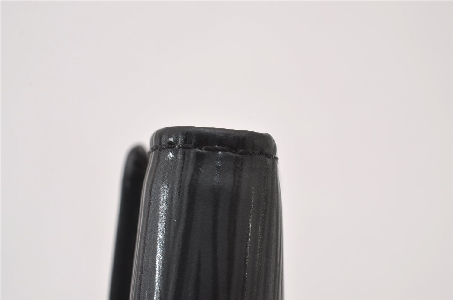 Authentic Louis Vuitton Epi Multicles 6 Key Case Black M63812 LV 2855I