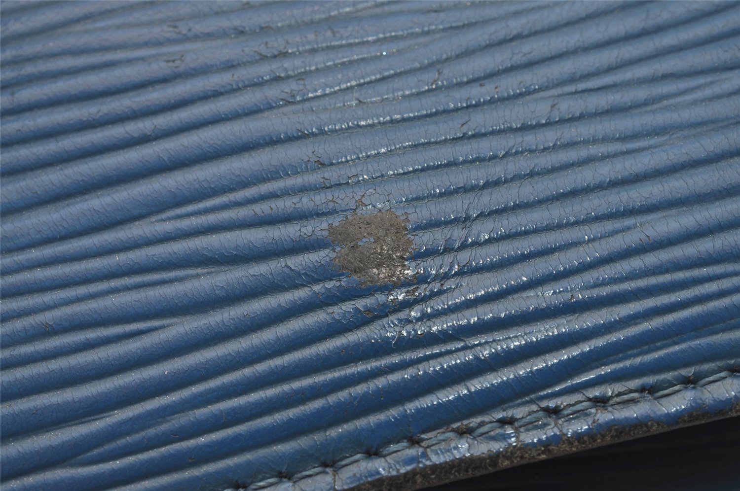 Authentic Louis Vuitton Epi Multicles 6 Key Case Blue M63815 LV 2884I