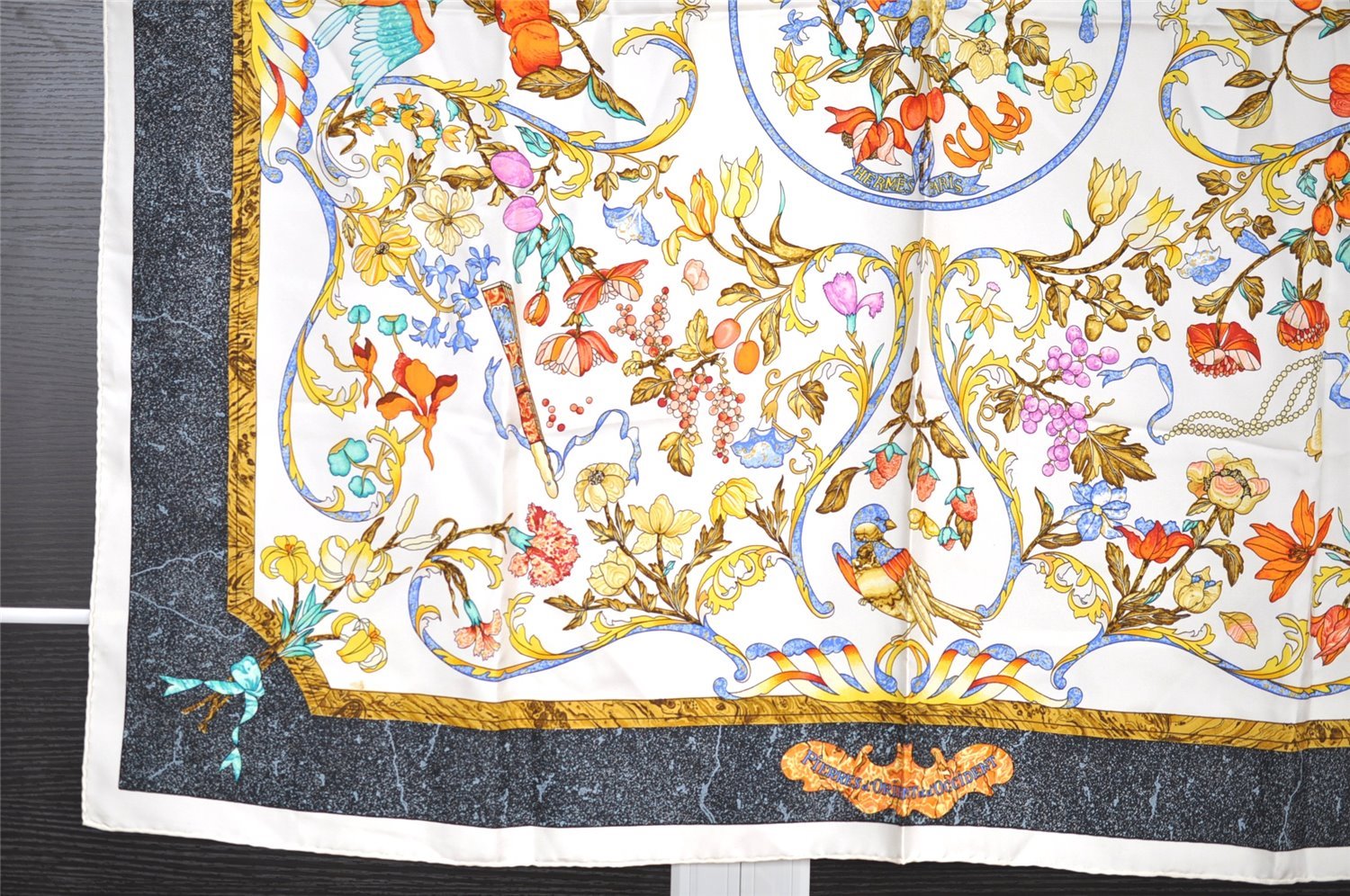 Authentic HERMES Carre 90 Scarf 