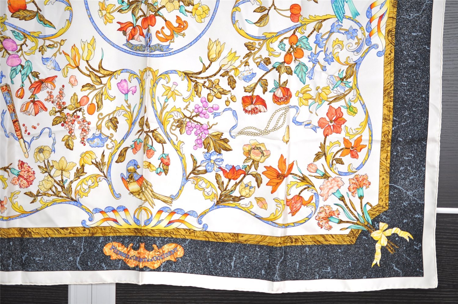 Authentic HERMES Carre 90 Scarf 