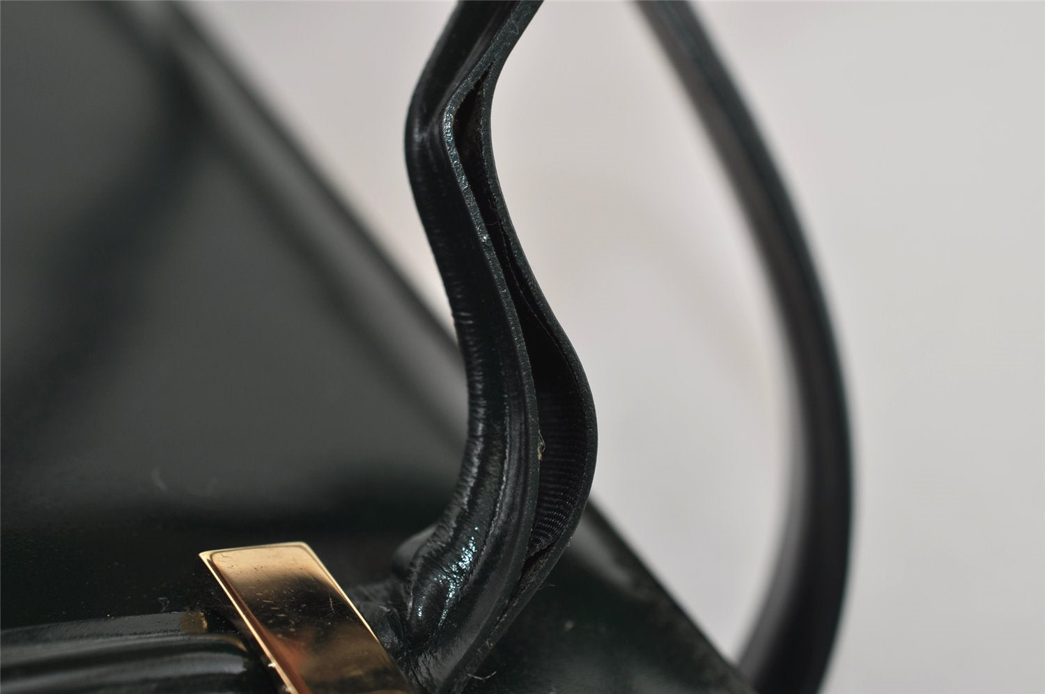 Authentic GUCCI Vintage Shoulder Hand Bag Purse Enamel Green Junk 2895I