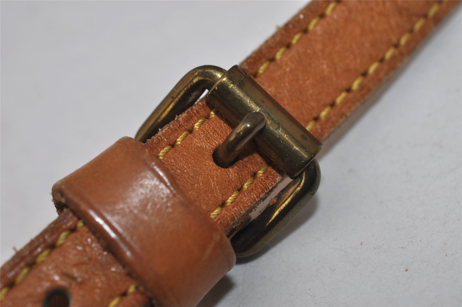 Authentic Louis Vuitton Leather Shoulder Strap Beige 47.6-54.7