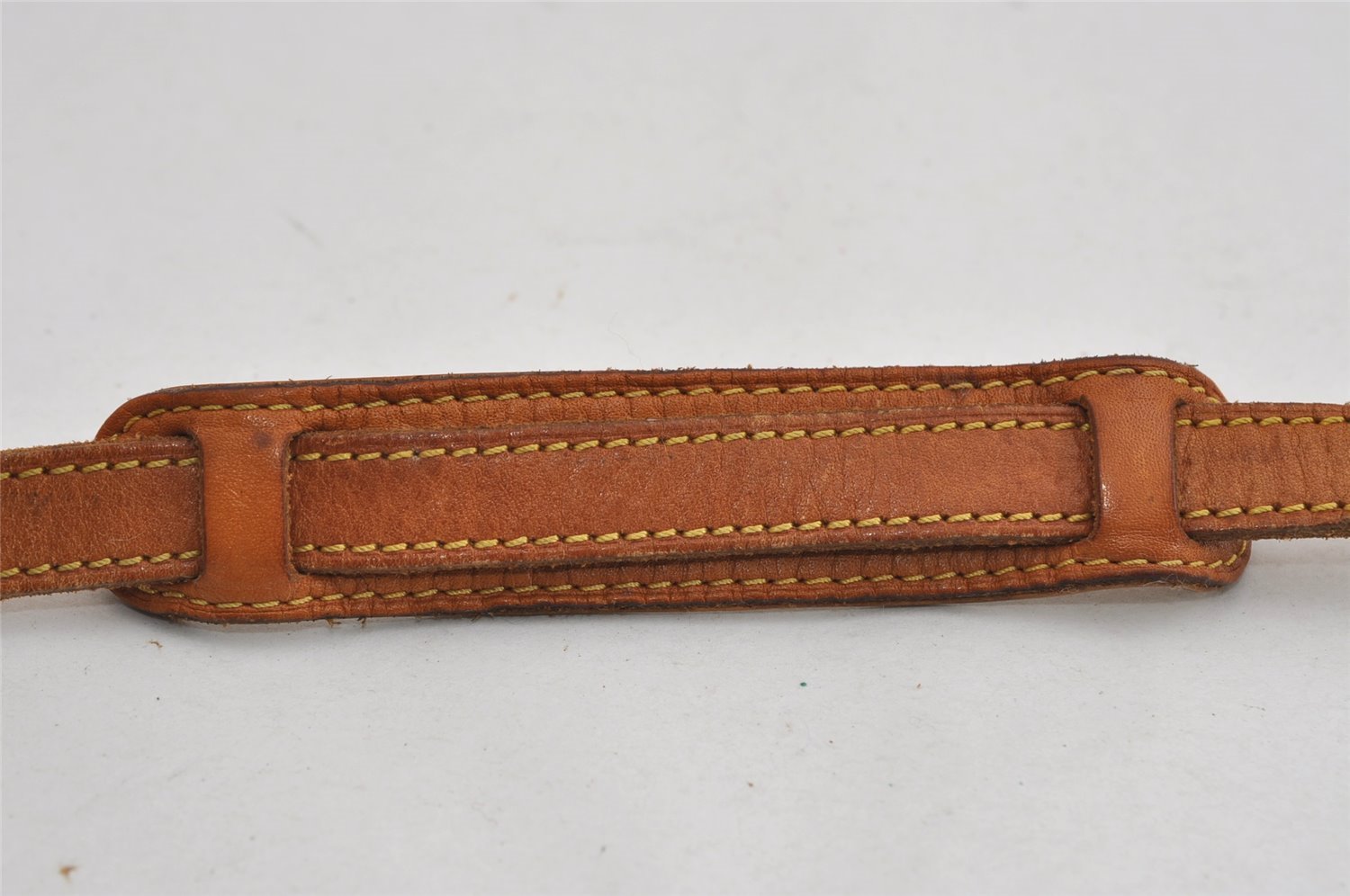 Authentic Louis Vuitton Leather Shoulder Strap Beige 47.6-54.7