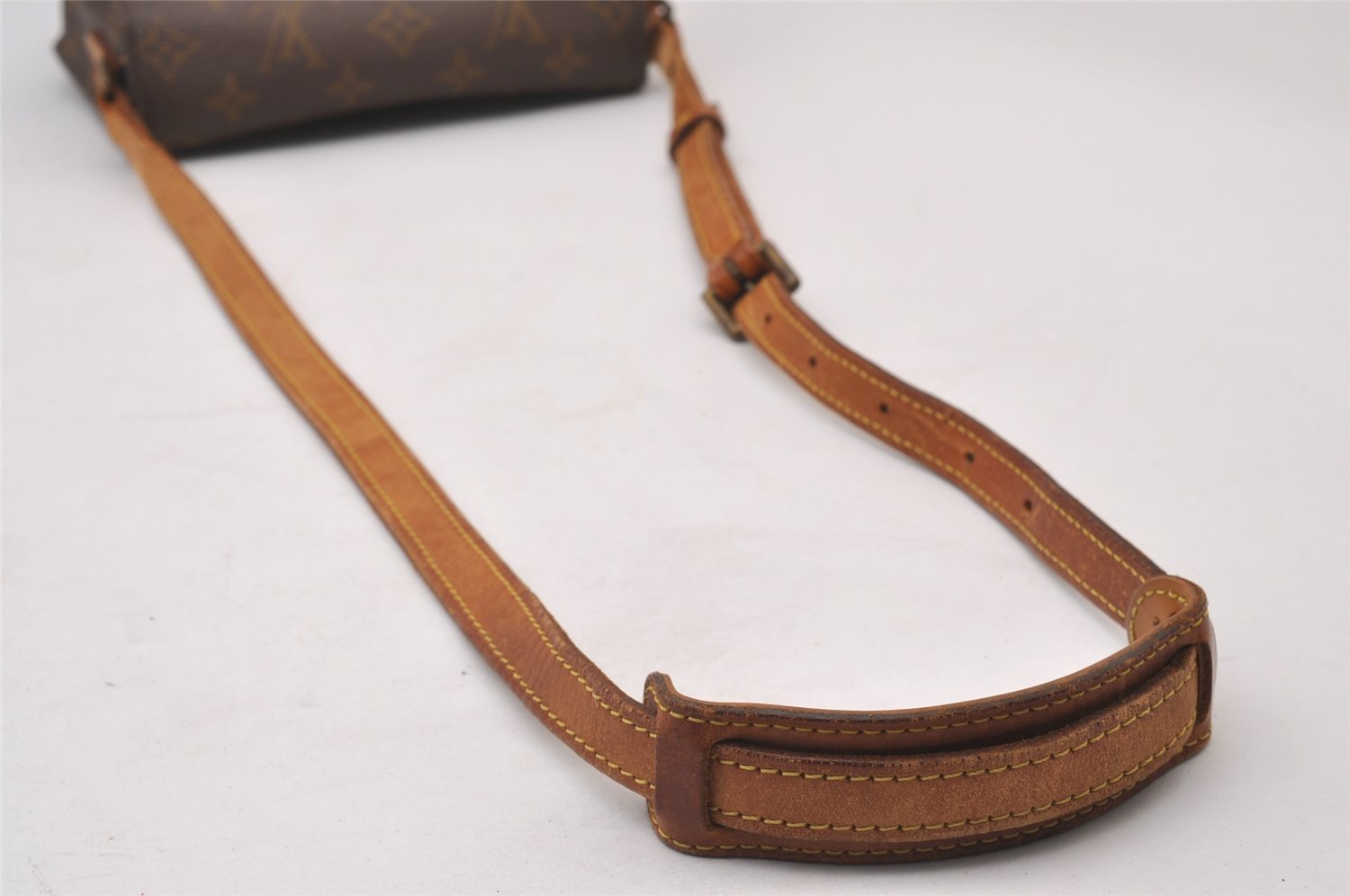 Auth Louis Vuitton Monogram Saint Cloud MM Shoulder Cross Bag Old Model LV 2923I