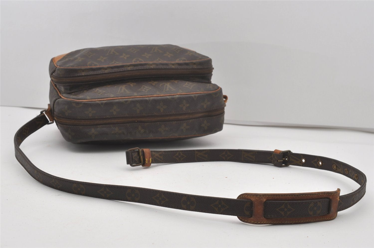 Authentic Louis Vuitton Monogram Nile Shoulder Cross Body Bag M45244 Junk 2929I