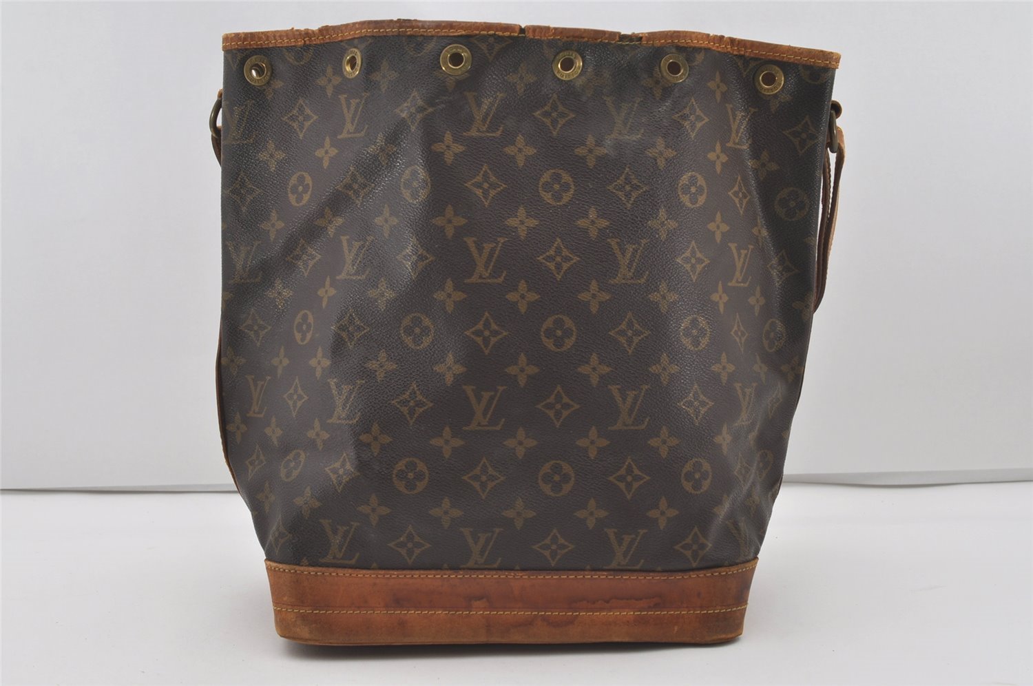 Authentic Louis Vuitton Monogram Noe Shoulder Drawstring Bag M42224 LV 2933I