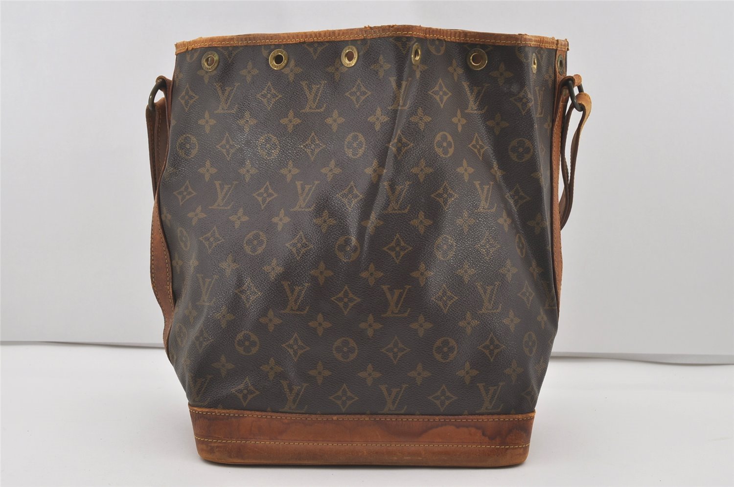Authentic Louis Vuitton Monogram Noe Shoulder Drawstring Bag M42224 LV 2933I