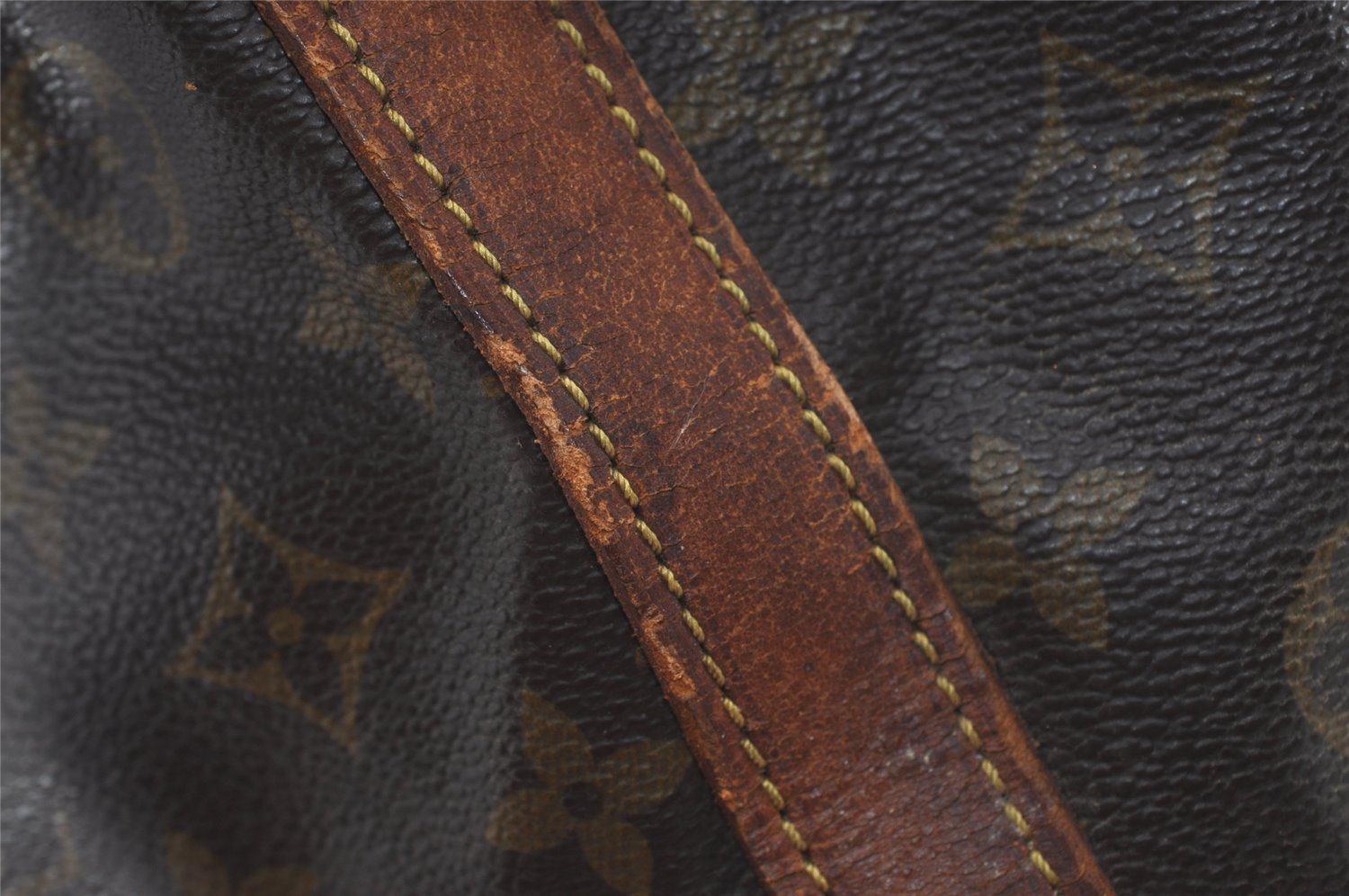 Authentic Louis Vuitton Monogram Noe Shoulder Drawstring Bag M42224 LV 2933I