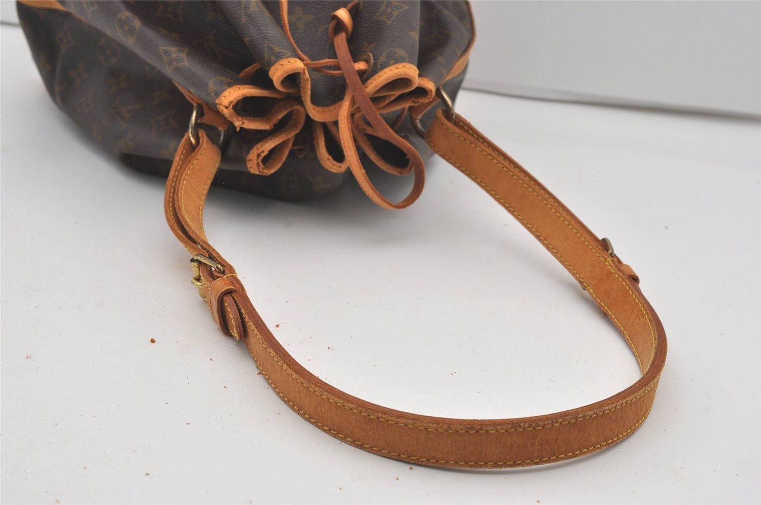 Authentic Louis Vuitton Monogram Noe Shoulder Drawstring Bag M42224 LV 2935I