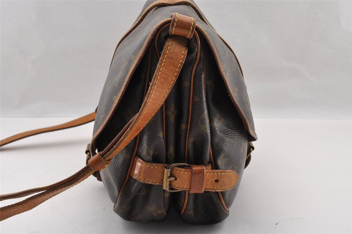Authentic Louis Vuitton Monogram Saumur 30 Shoulder Cross Bag M42256 LV 2941I