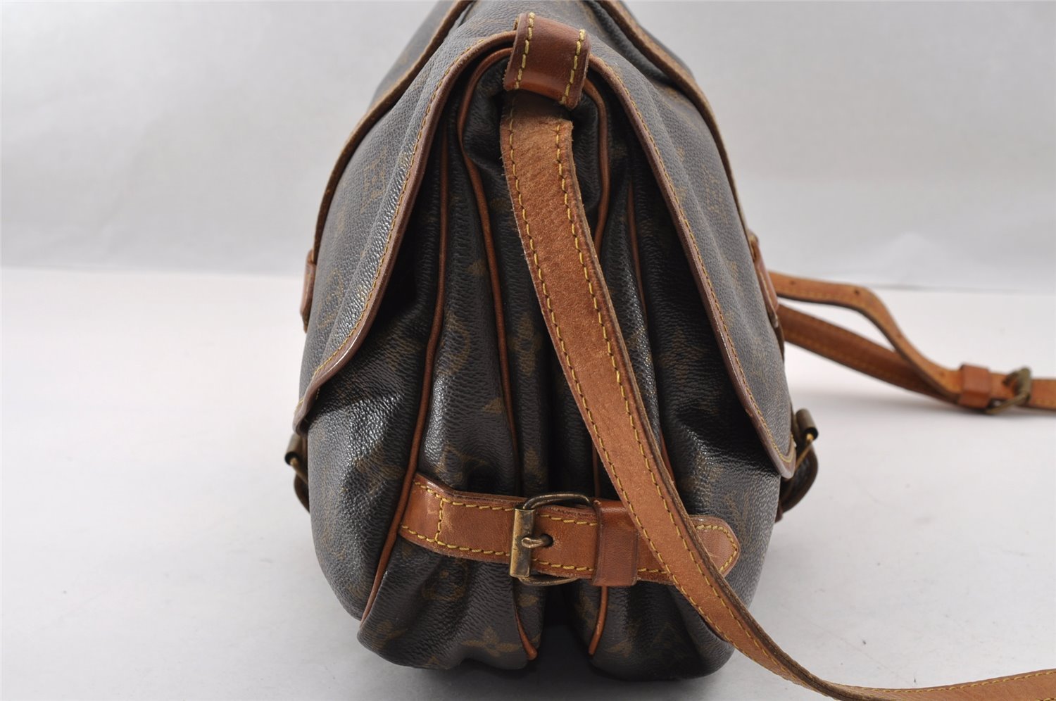 Authentic Louis Vuitton Monogram Saumur 30 Shoulder Cross Bag M42256 LV 2941I