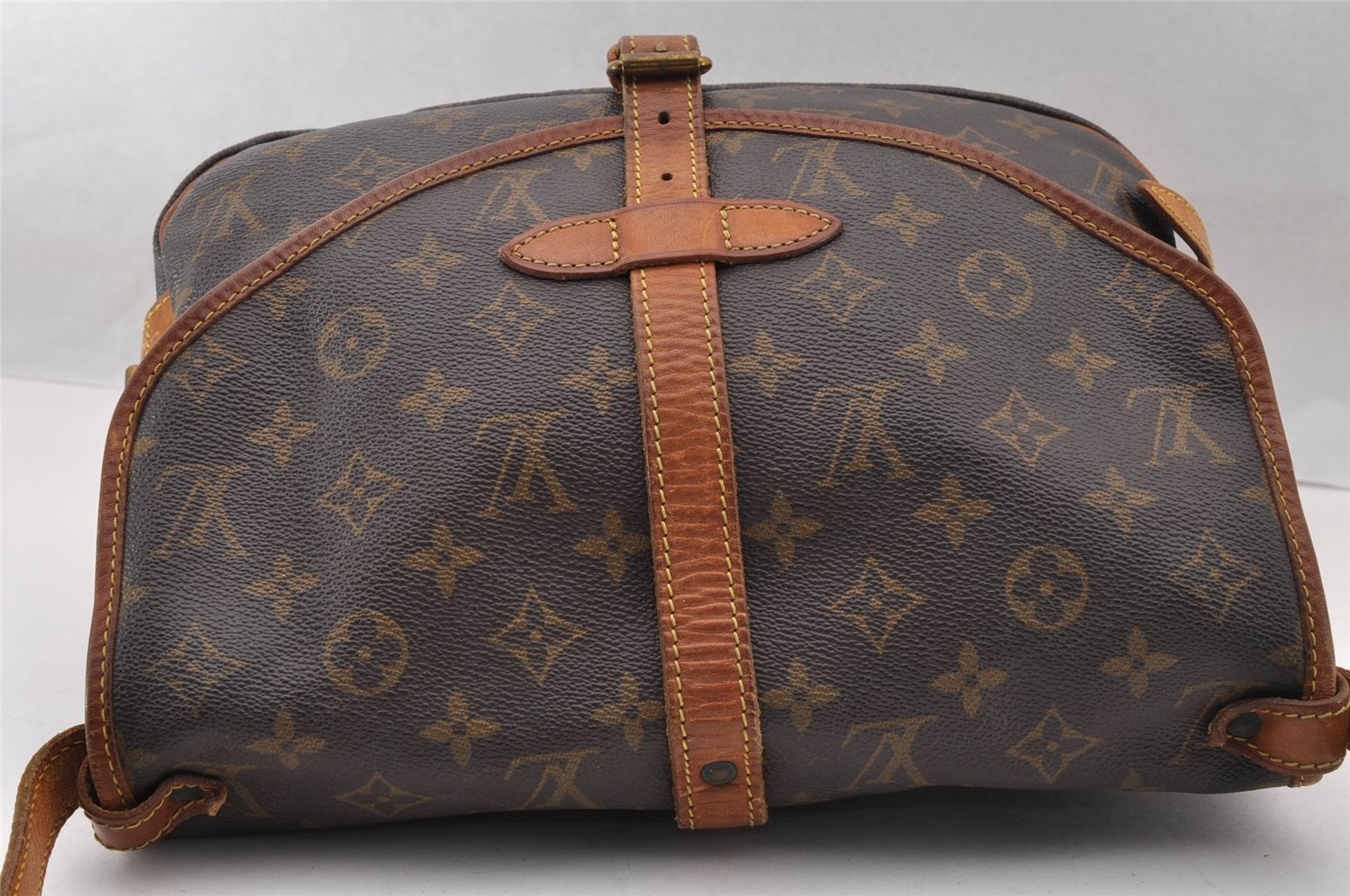 Authentic Louis Vuitton Monogram Saumur 30 Shoulder Cross Bag M42256 LV 2941I