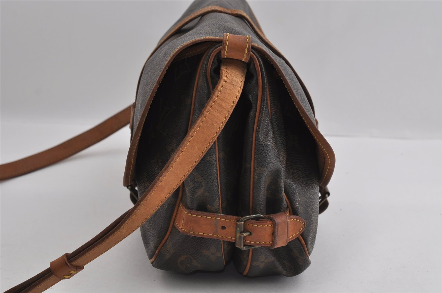 Authentic Louis Vuitton Monogram Saumur 30 Shoulder Cross Bag M42256 LV 2944I