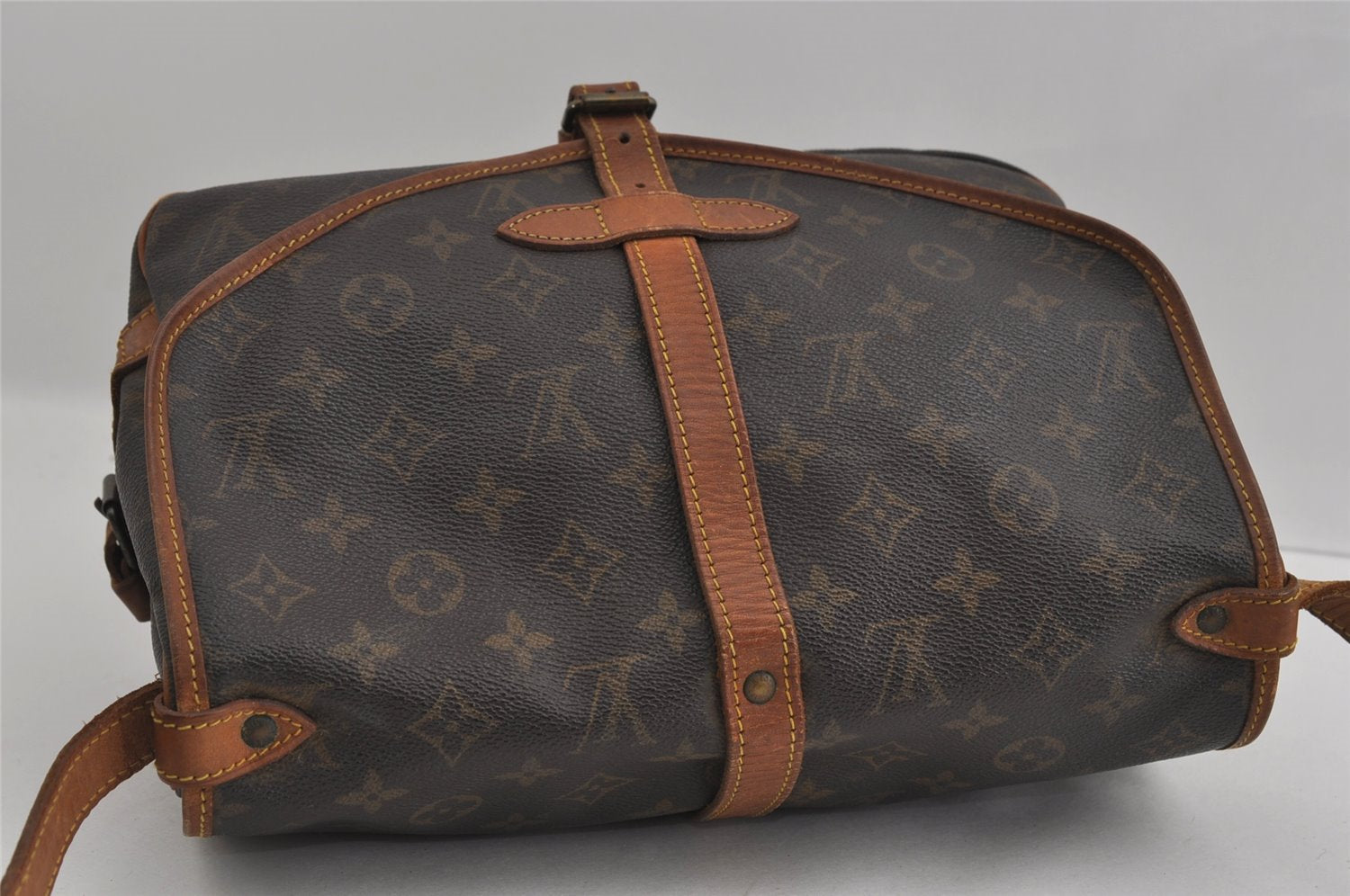Authentic Louis Vuitton Monogram Saumur 30 Shoulder Cross Bag M42256 LV 2944I