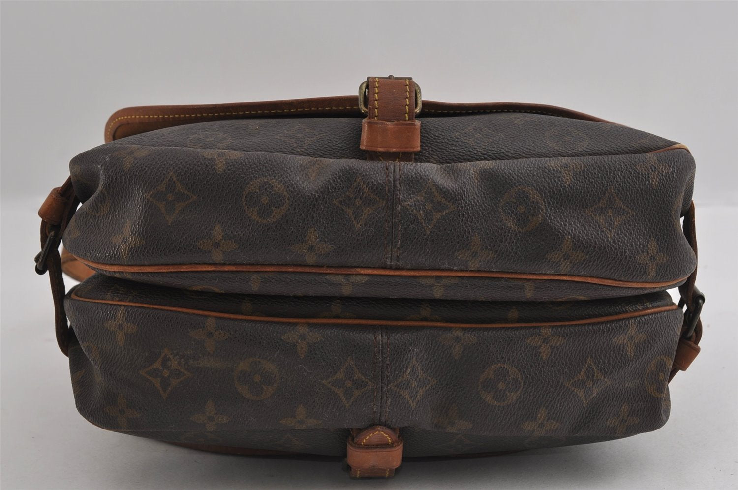 Authentic Louis Vuitton Monogram Saumur 30 Shoulder Cross Bag M42256 LV 2944I