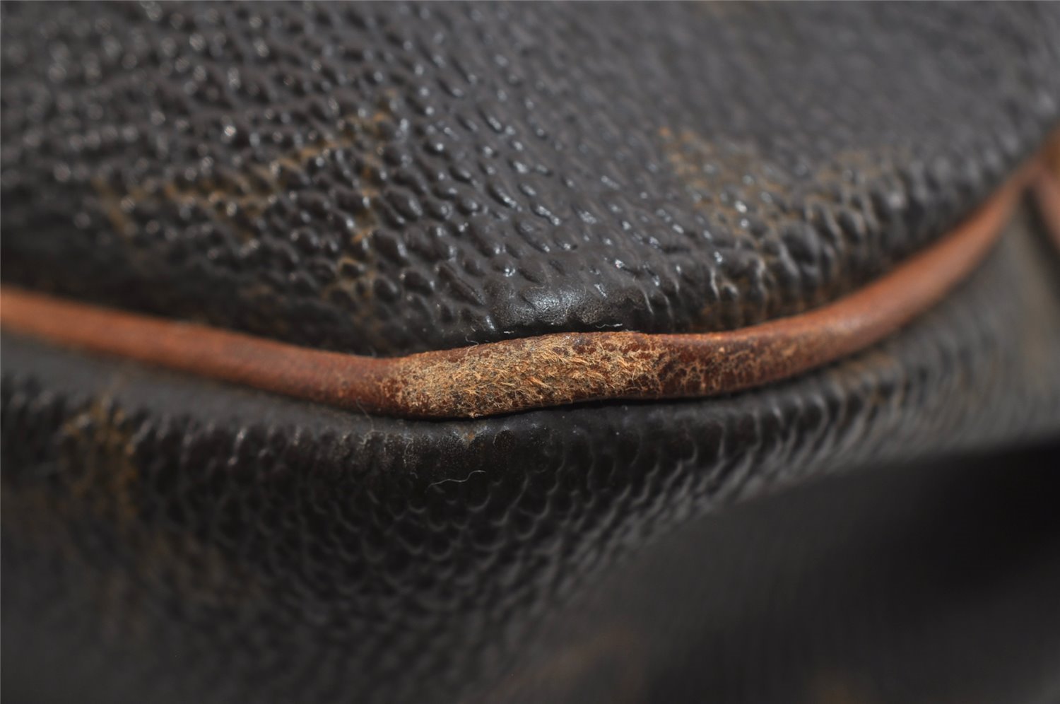 Authentic Louis Vuitton Monogram Saumur 30 Shoulder Cross Bag M42256 LV 2944I