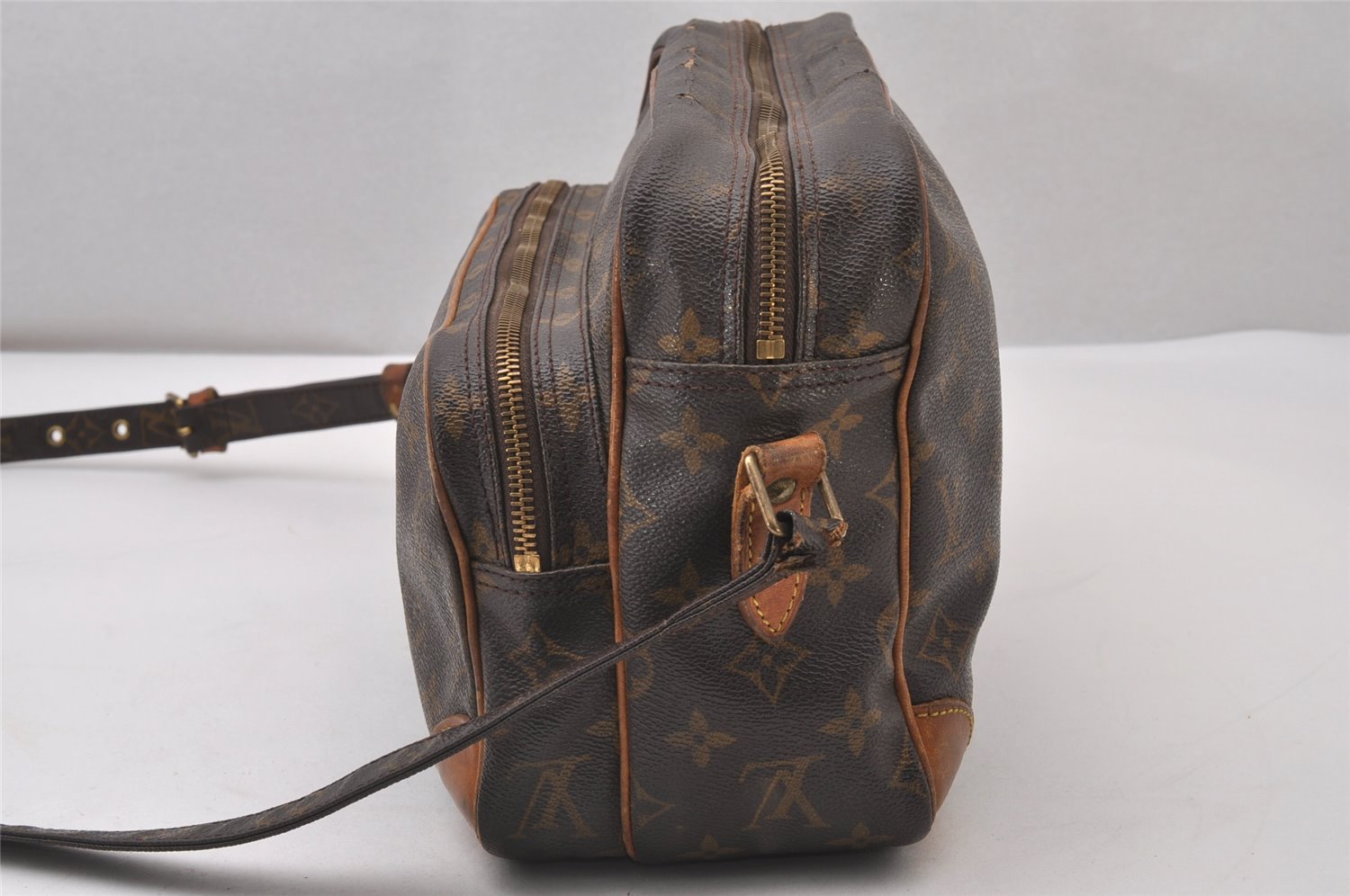 Authentic Louis Vuitton Monogram Nile Shoulder Cross Body Bag M45244 Junk 2946I