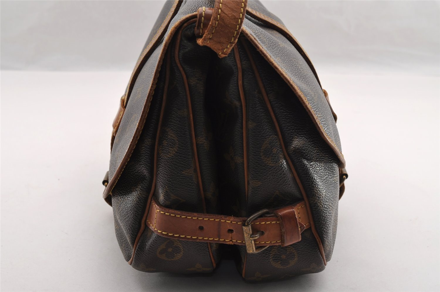 Authentic Louis Vuitton Monogram Saumur 30 Shoulder Cross Bag M42256 LV 2962I