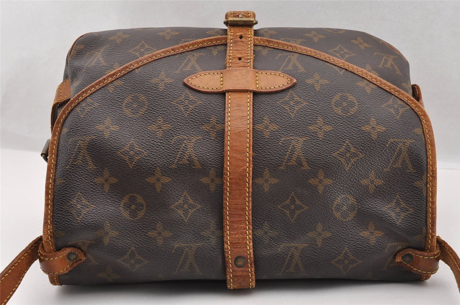 Authentic Louis Vuitton Monogram Saumur 30 Shoulder Cross Bag M42256 LV 2962I