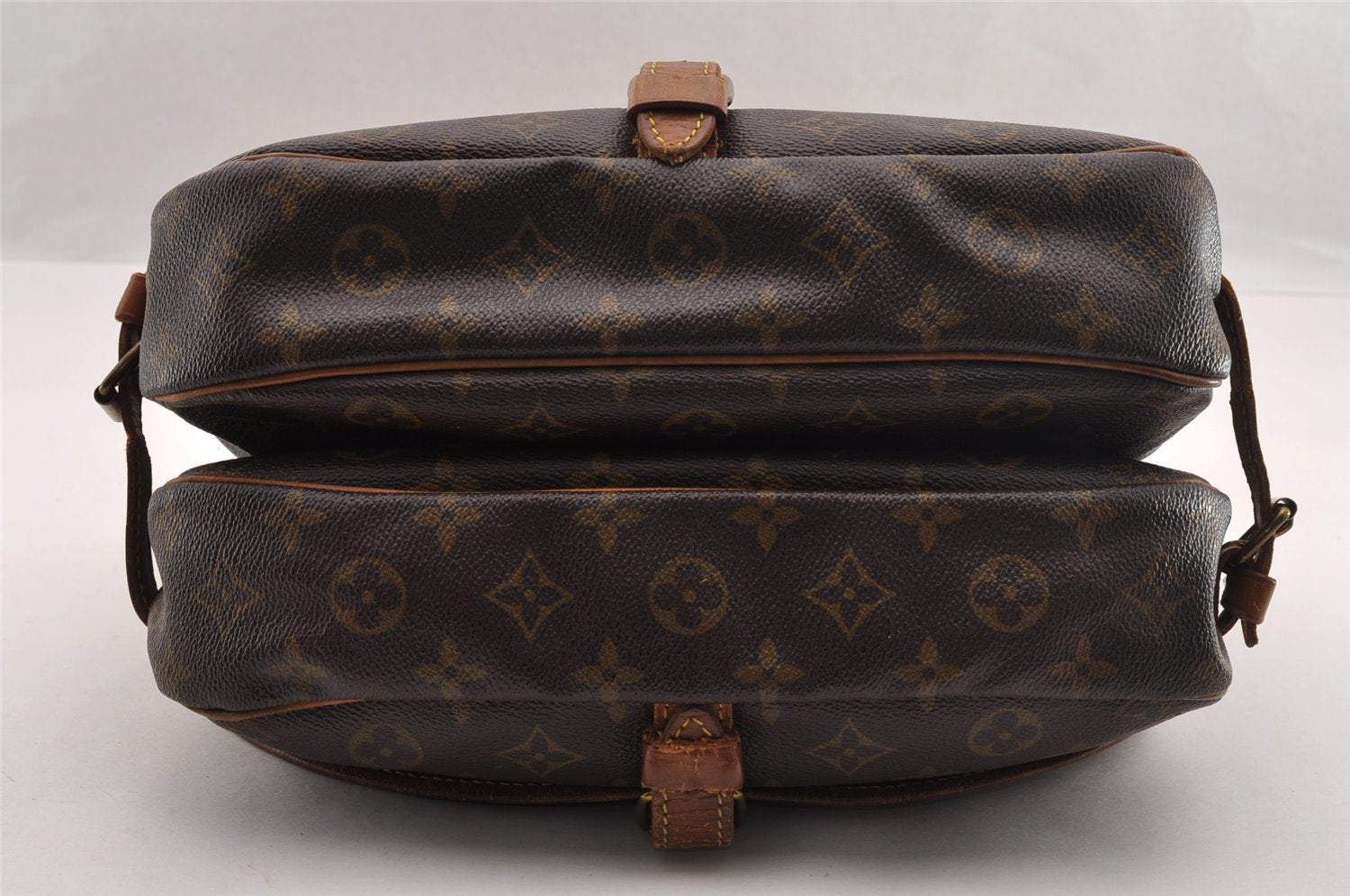 Authentic Louis Vuitton Monogram Saumur 30 Shoulder Cross Bag M42256 LV 2962I