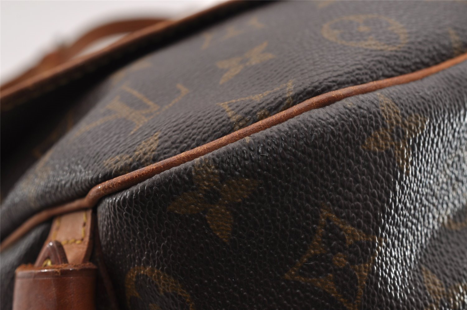 Authentic Louis Vuitton Monogram Saumur 30 Shoulder Cross Bag M42256 LV 2962I