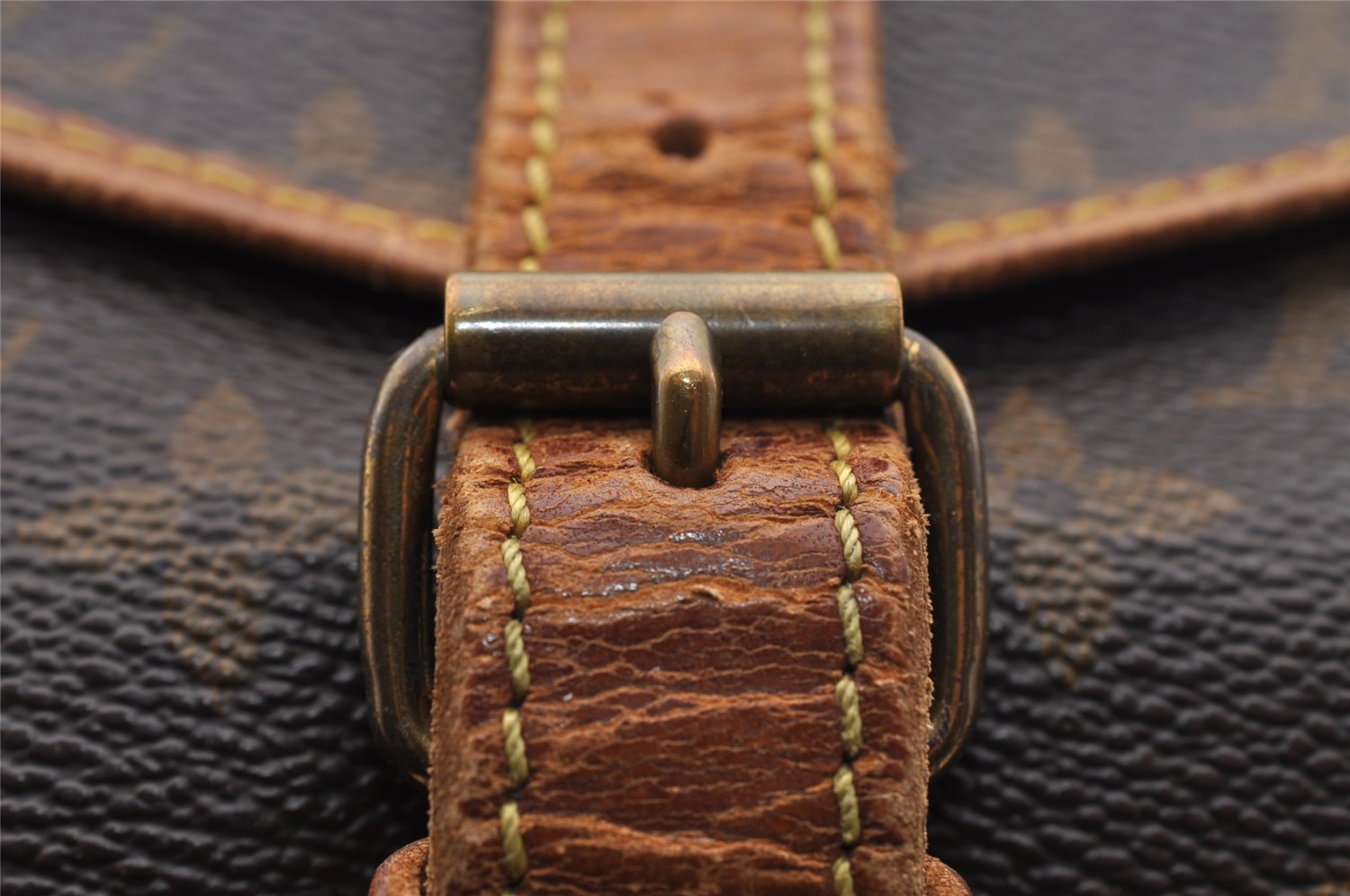 Authentic Louis Vuitton Monogram Saumur 30 Shoulder Cross Bag M42256 LV 2962I