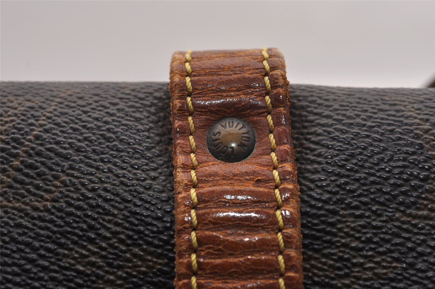 Authentic Louis Vuitton Monogram Saumur 30 Shoulder Cross Bag M42256 LV 2962I