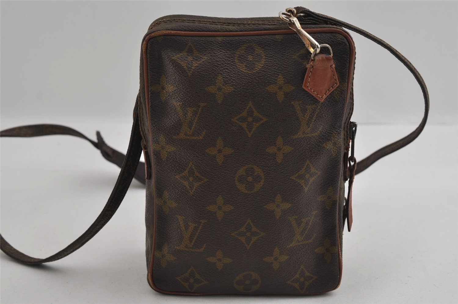 Authentic Louis Vuitton Monogram Amazone Shoulder Cross Body Bag Old Model 2965I