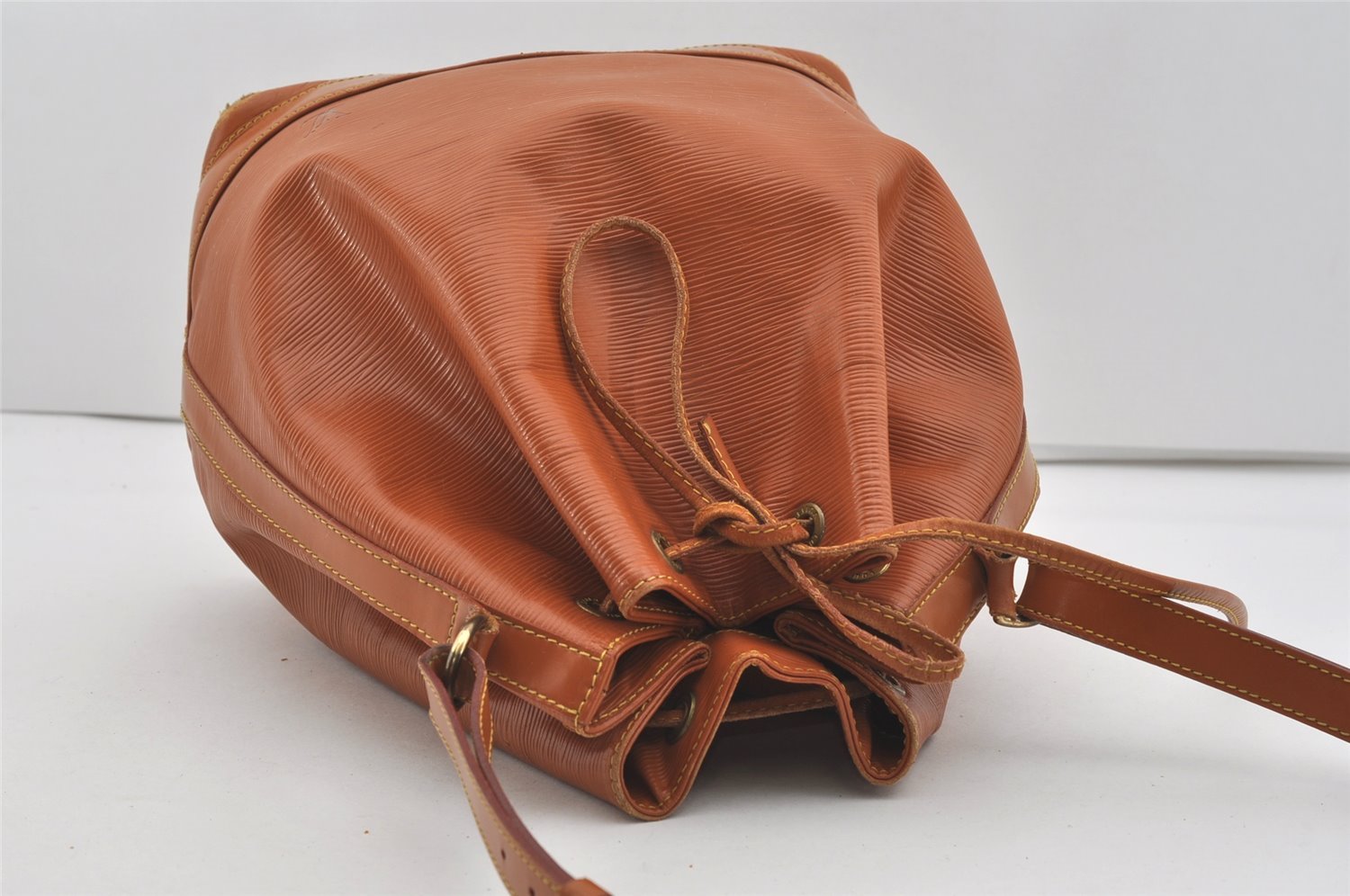 Authentic Louis Vuitton Epi Noe Shoulder Drawstring Bag Brown M44008 Junk 2969I