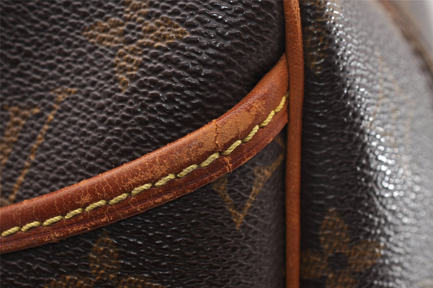 Authentic Louis Vuitton Monogram Deauville Hand Bag M47270 LV 2979I