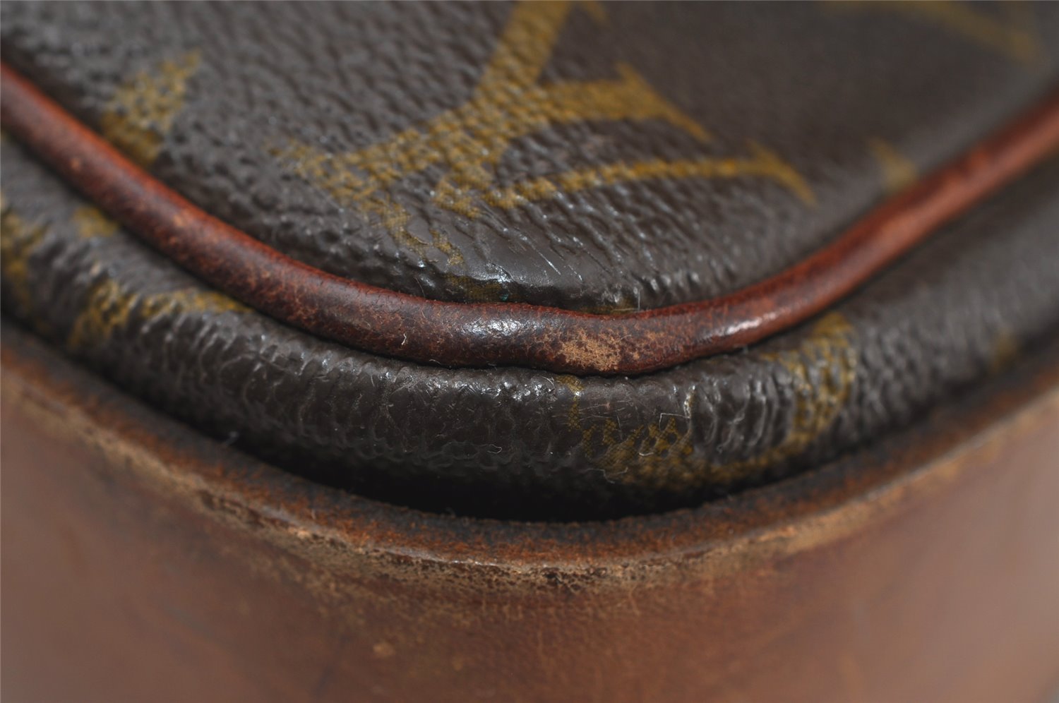 Authentic Louis Vuitton Monogram Cartouchiere GM Shoulder Bag Old Model 2980I