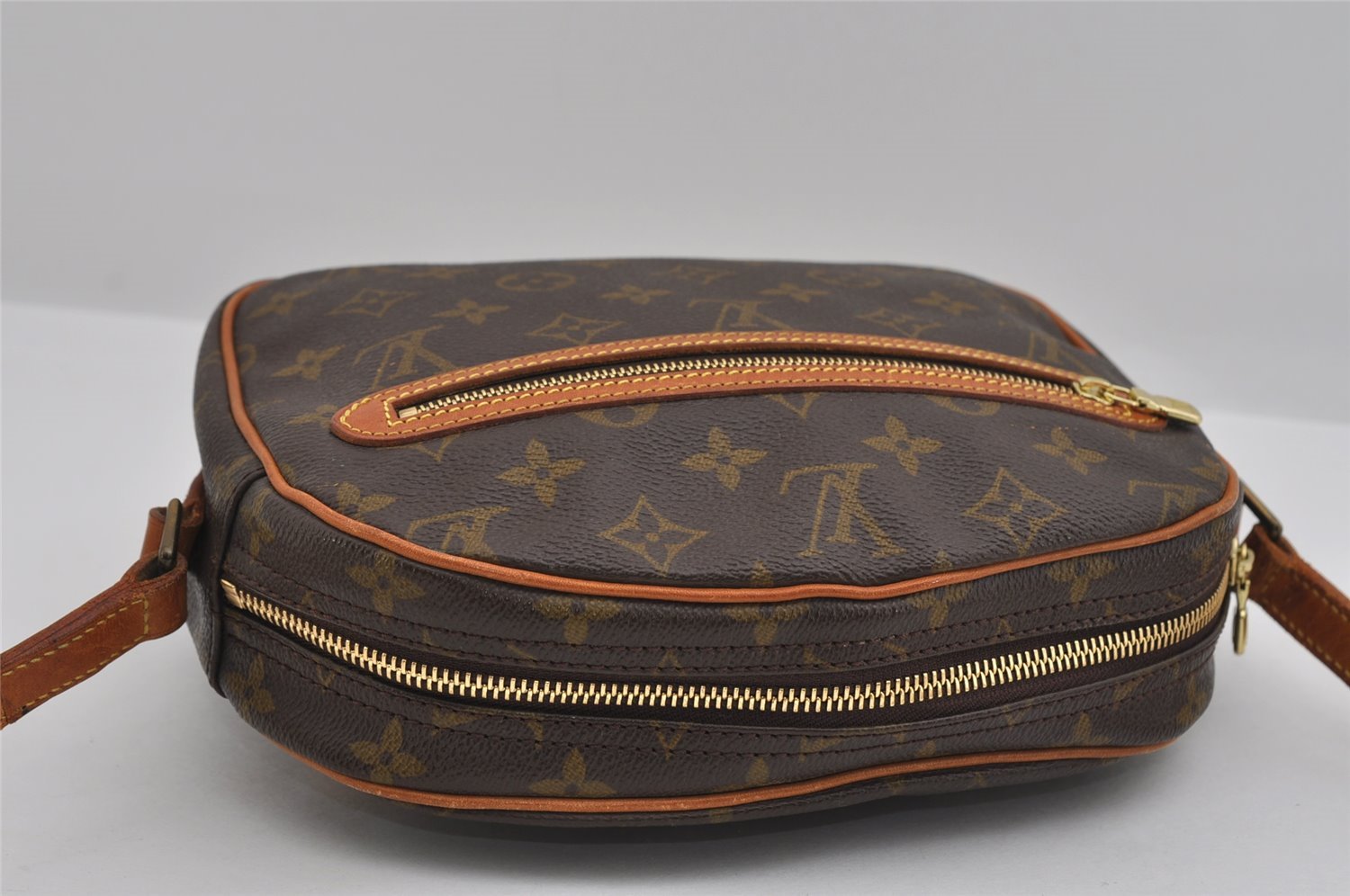 Authentic Louis Vuitton Monogram Senlis Shoulder Cross Bag Old Model LV 2986I