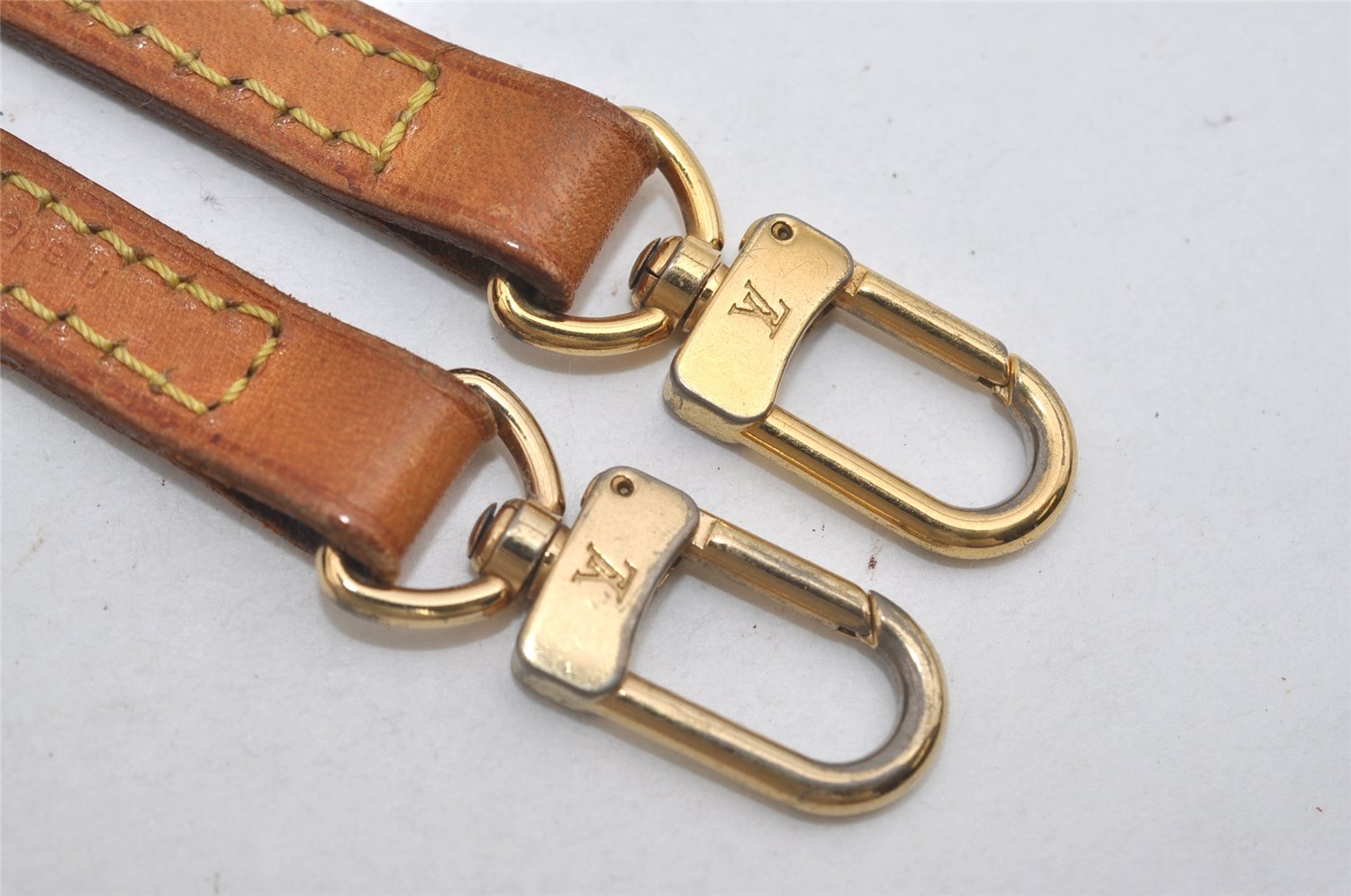 Authentic Louis Vuitton Leather Shoulder Strap Beige 48