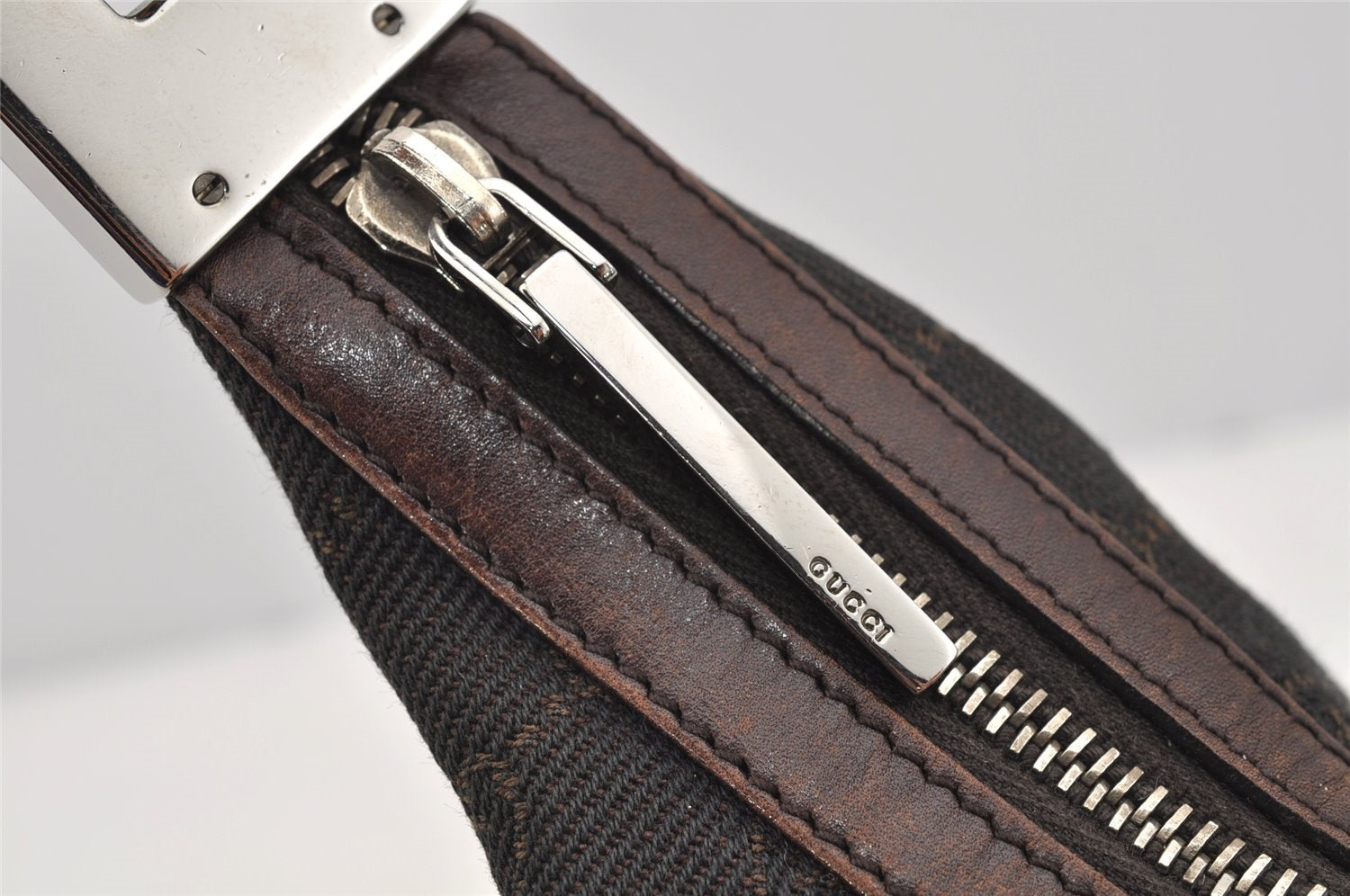 Authentic GUCCI Shoulder Hand Bag Purse GG Canvas Leather 01234 Brown 3093I