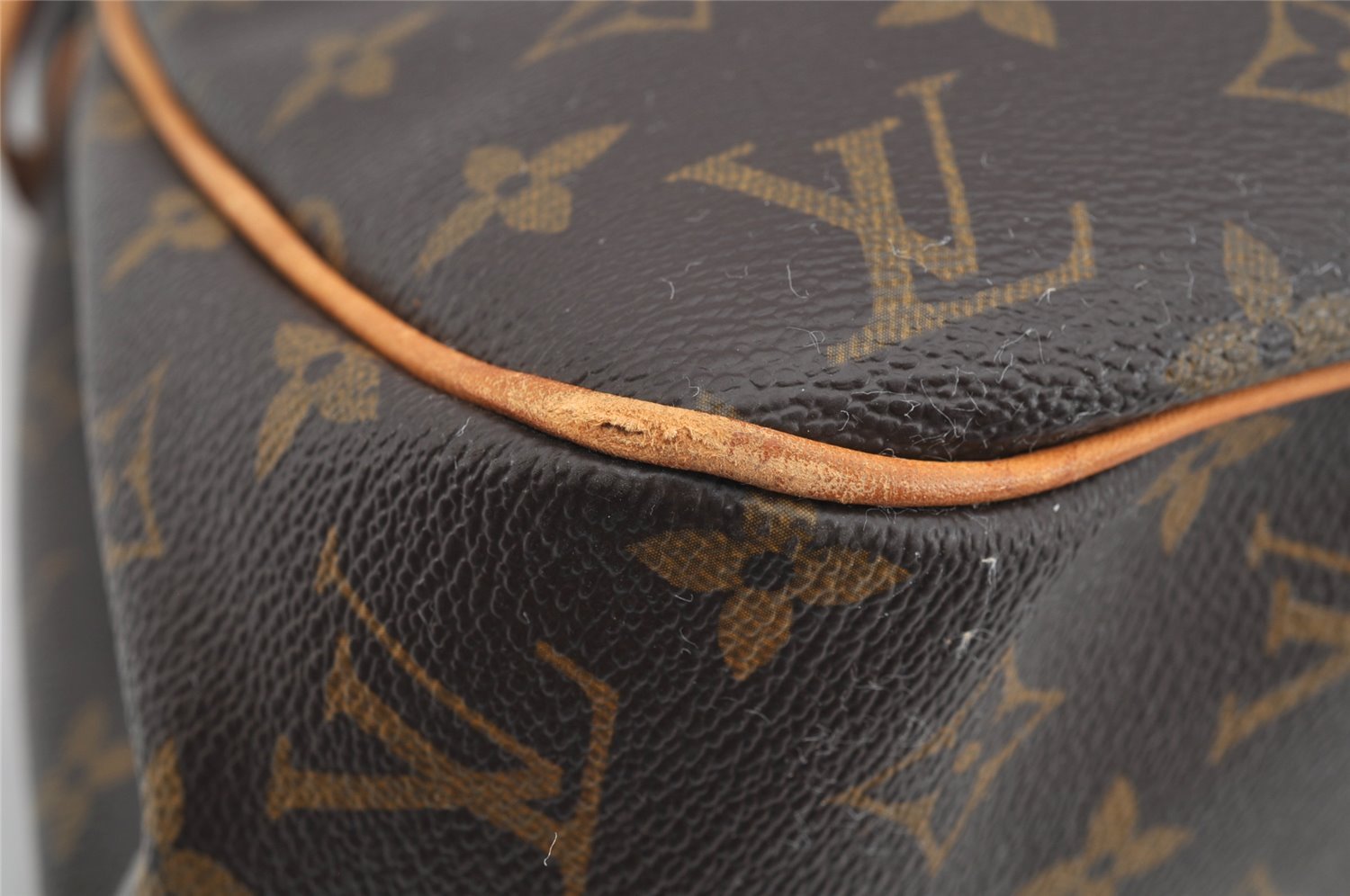 Authentic Louis Vuitton Monogram Batignolles Horizontal Tote Bag M51154 LV 3098I