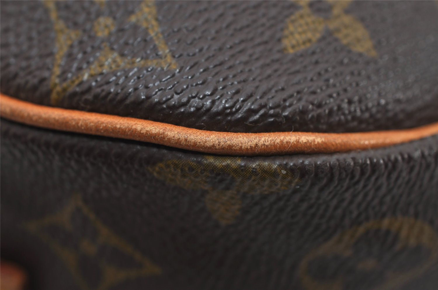 Authentic Louis Vuitton Monogram Saumur 35 Shoulder Cross Bag M42254 LV 3103I