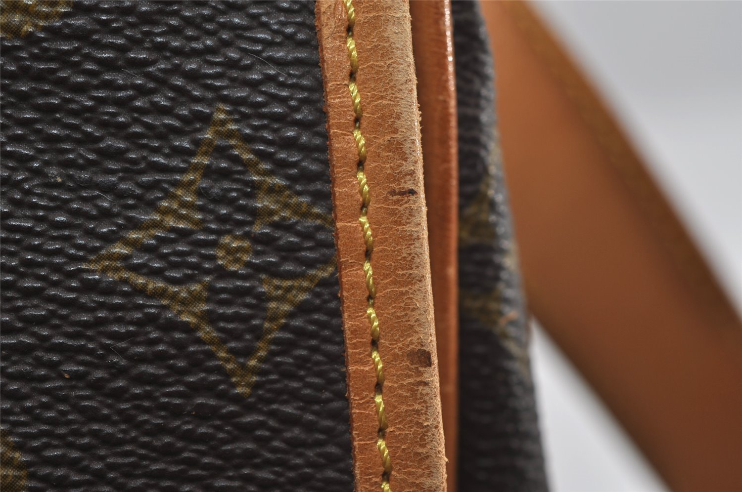 Authentic Louis Vuitton Monogram Saumur 35 Shoulder Cross Bag M42254 LV 3103I