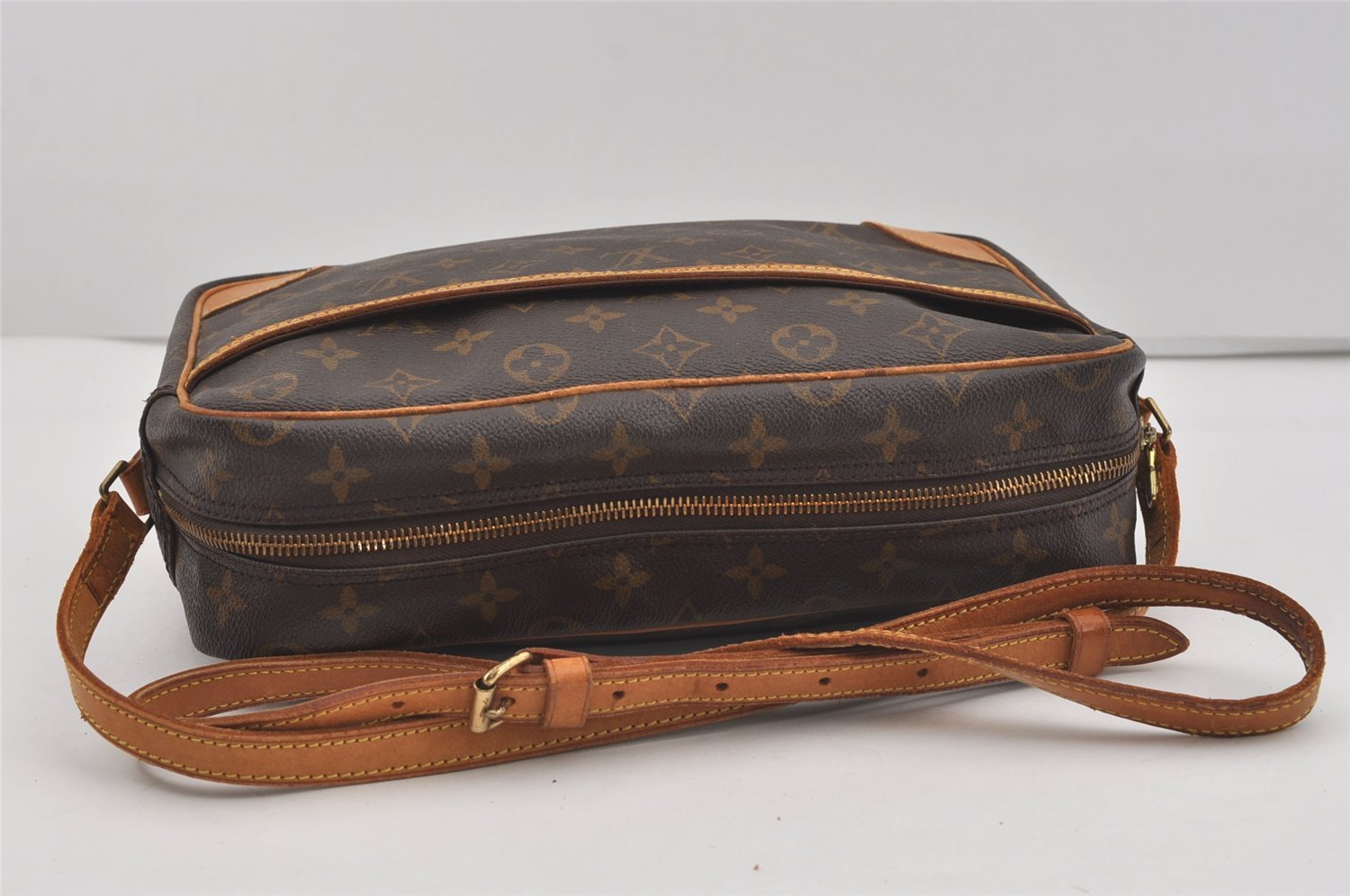 Authentic Louis Vuitton Monogram Trocadero 30 Shoulder Cross Bag M51272 LV 3110I