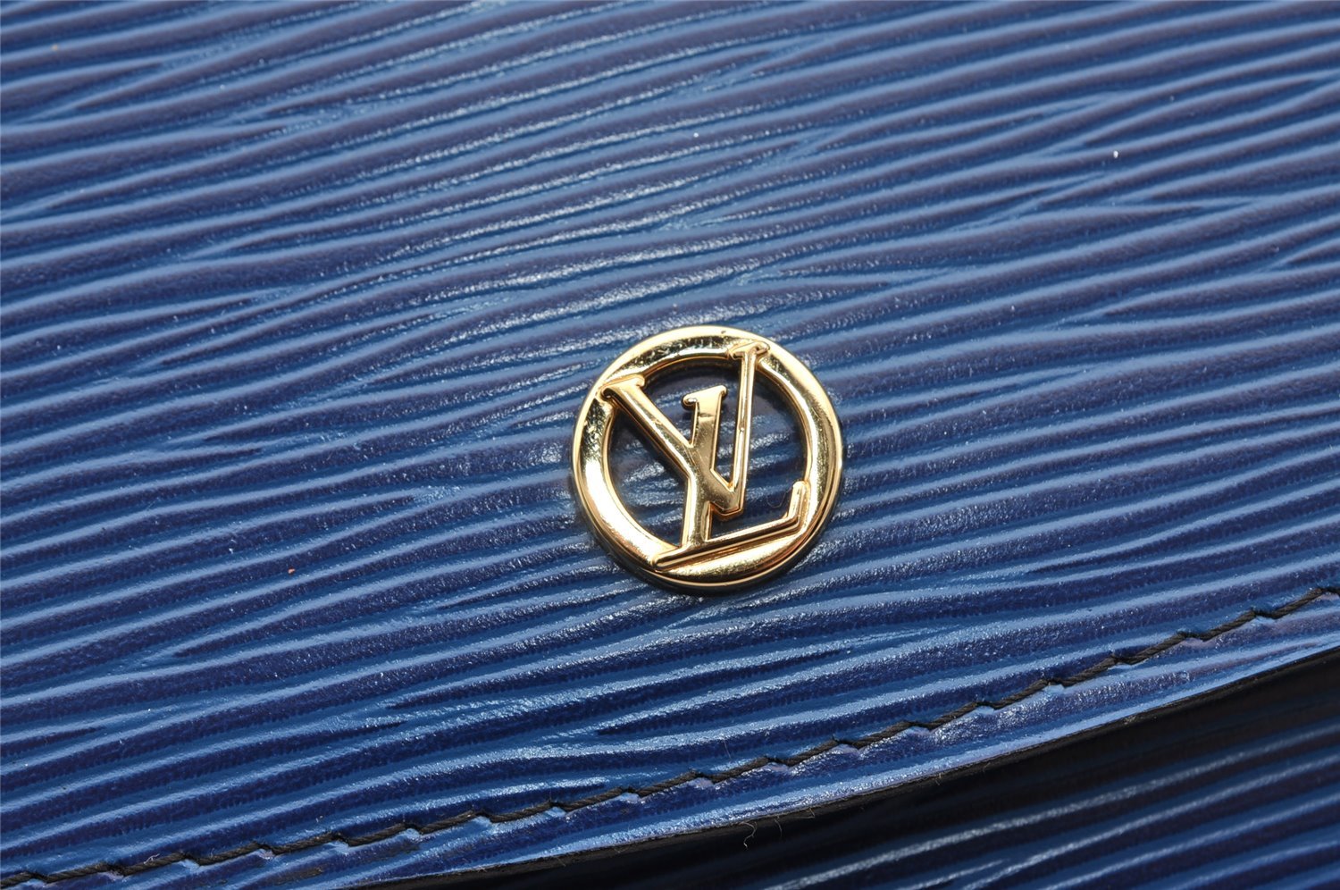 Authentic Louis Vuitton Epi Montaigne 27 Clutch Hand Bag Blue M52655 LV 3113I